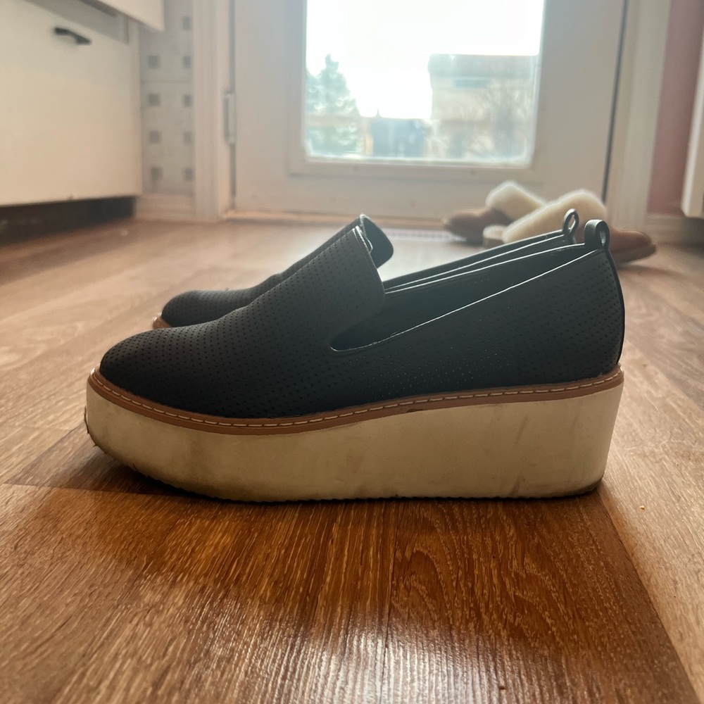 DKNY Platforms